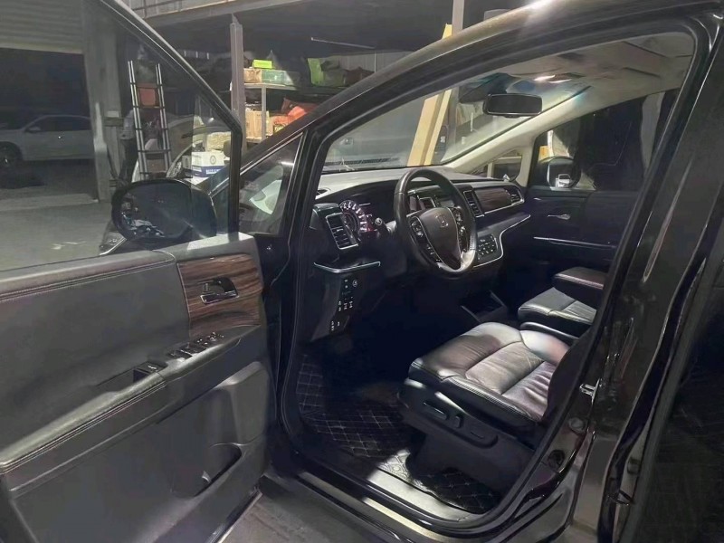 广州17年本田艾力绅4