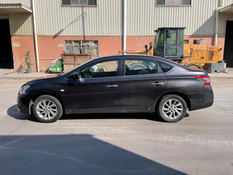 东莞14年日产轩逸8