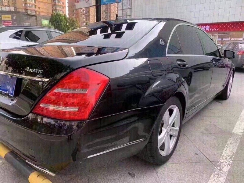 青岛11年奔驰S9