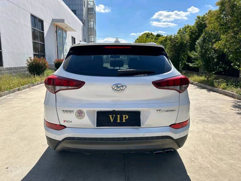 盐城17年现代途胜9