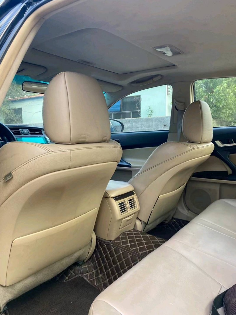 潍坊12年丰田锐志4