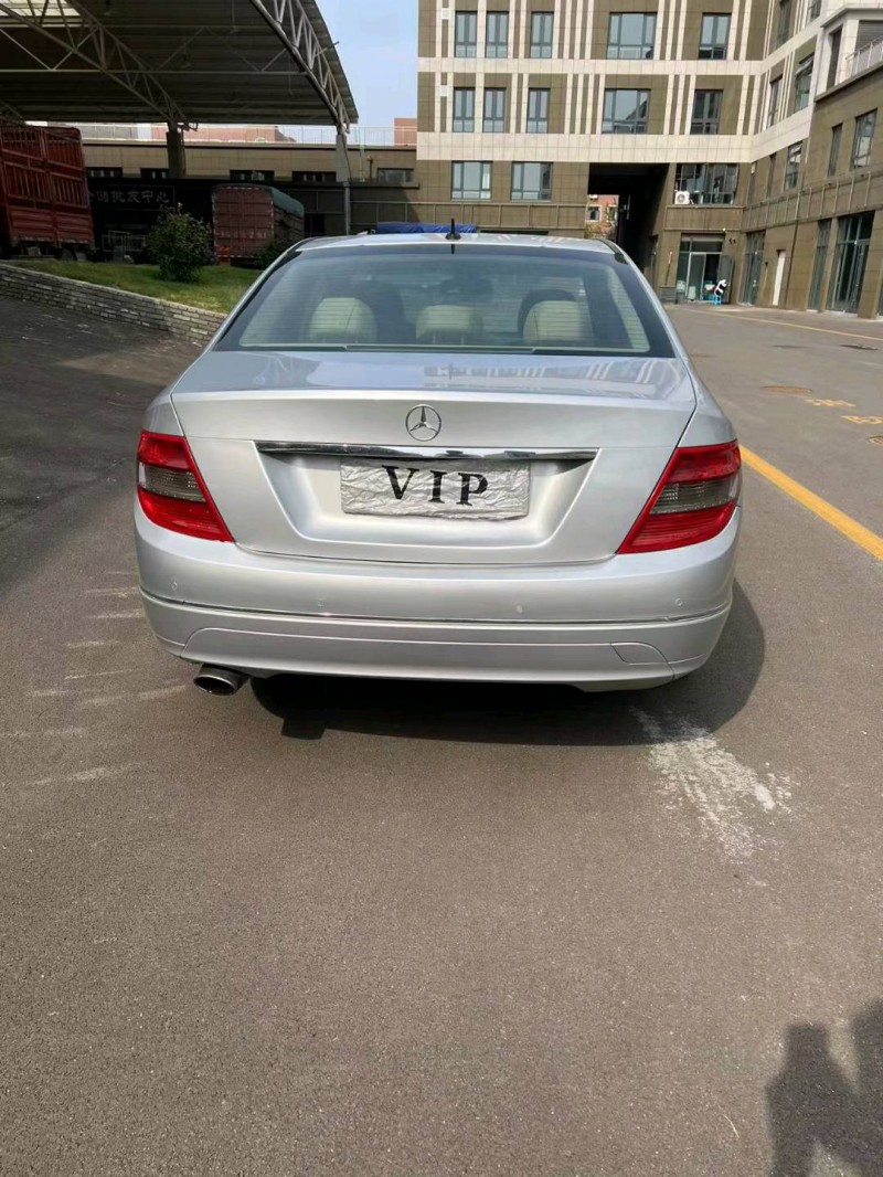 东营11年奔驰C5