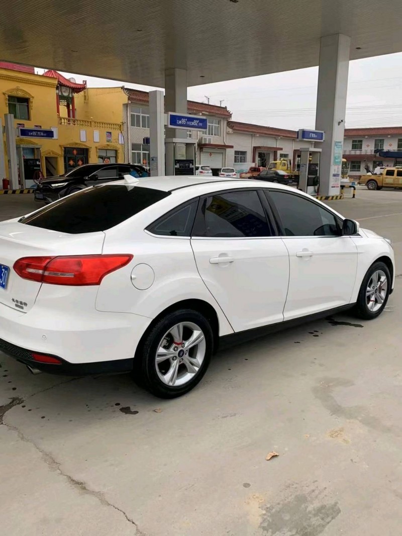 保定18年福特福克斯5