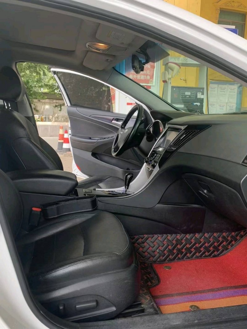 保定14年现代索纳塔八6