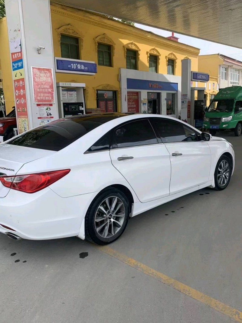 保定14年现代索纳塔八7