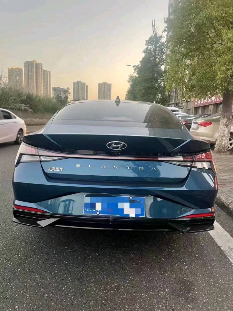 重庆22年现代伊兰特8