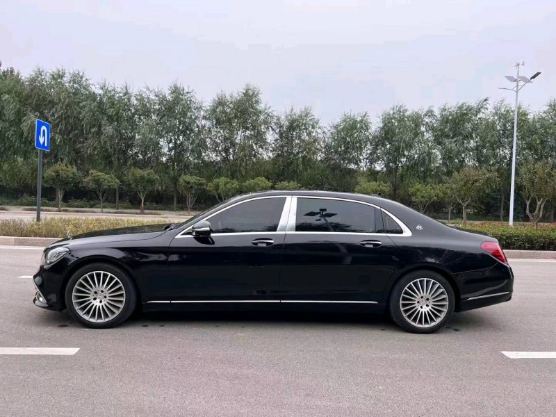 枣庄19年奔驰迈巴赫S级9