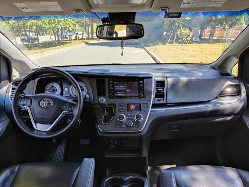 东莞18年丰田塞纳6