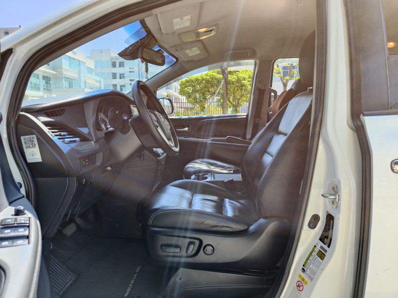 东莞18年丰田塞纳1