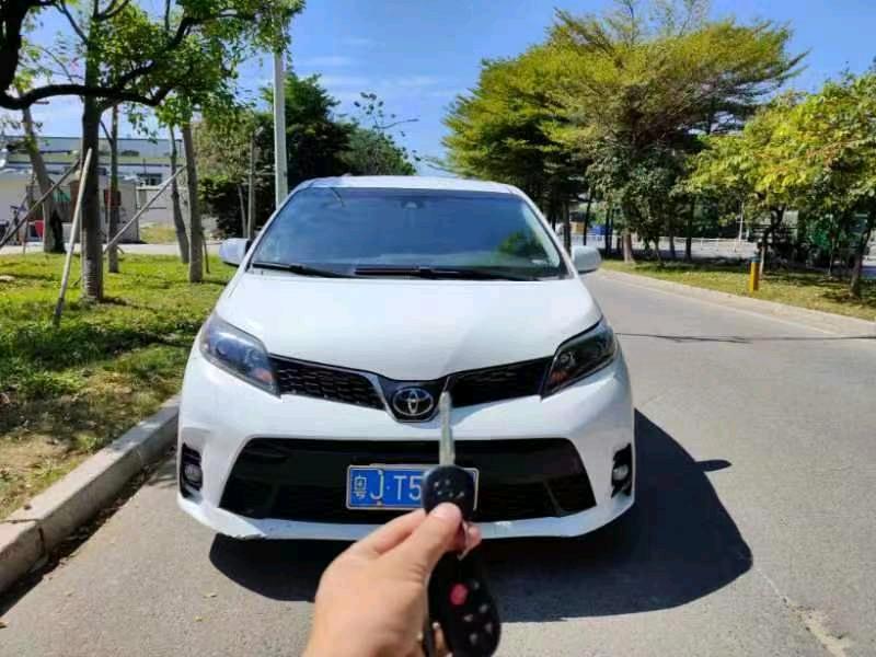 东莞18年丰田塞纳1