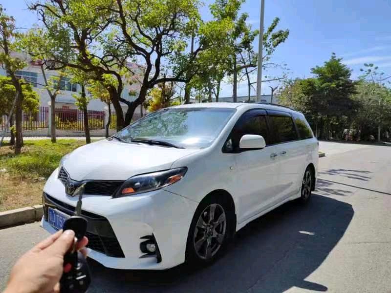 东莞18年丰田塞纳3