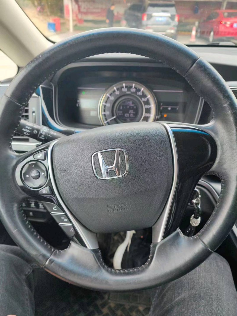 北京18年本田艾力绅8