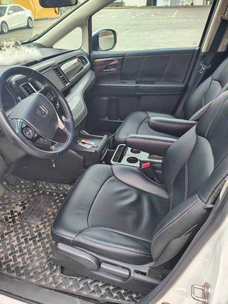 北京18年本田艾力绅7