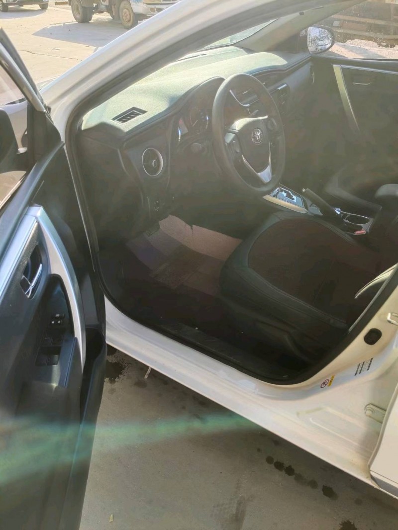 保定18年丰田卡罗拉8