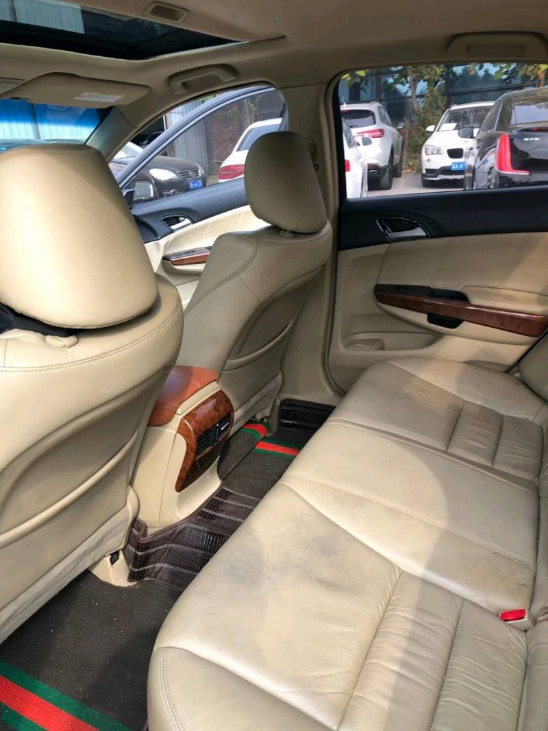 沈阳11年本田雅阁9