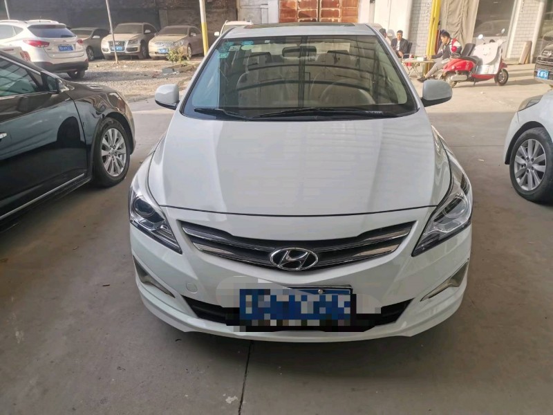 保定14年现代瑞纳7