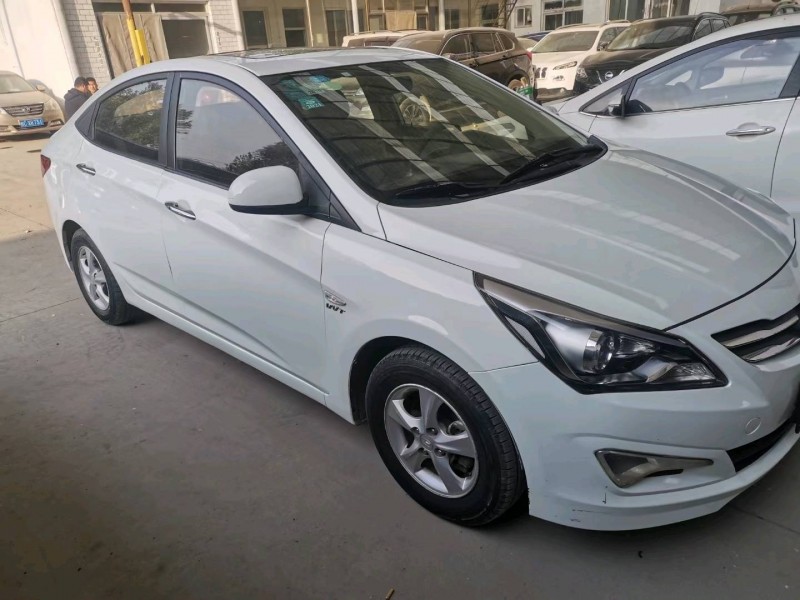 保定14年现代瑞纳5