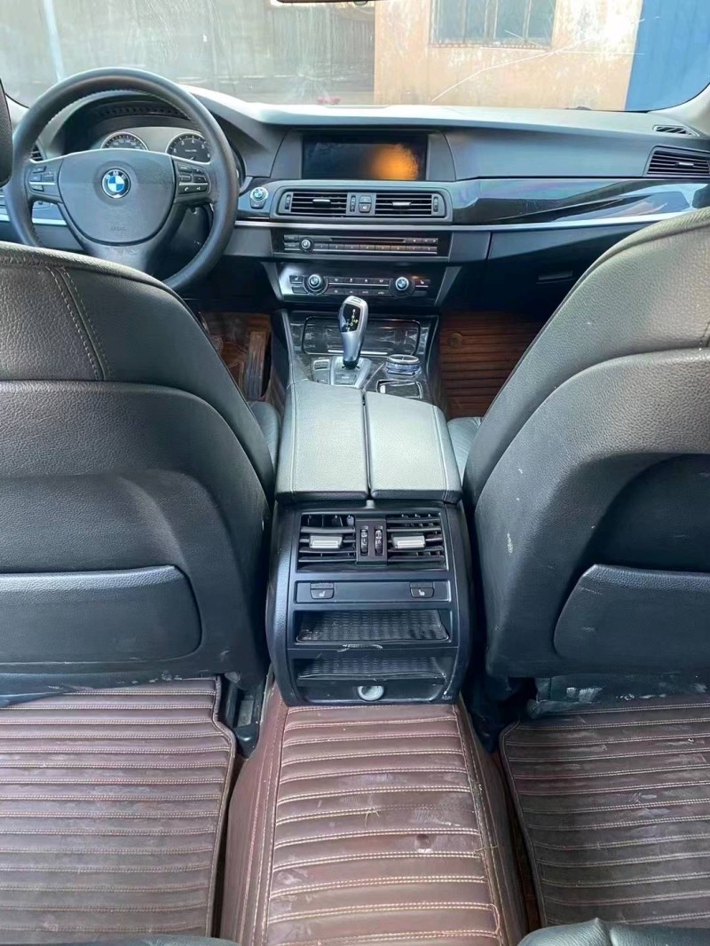 济宁13年宝马5系8