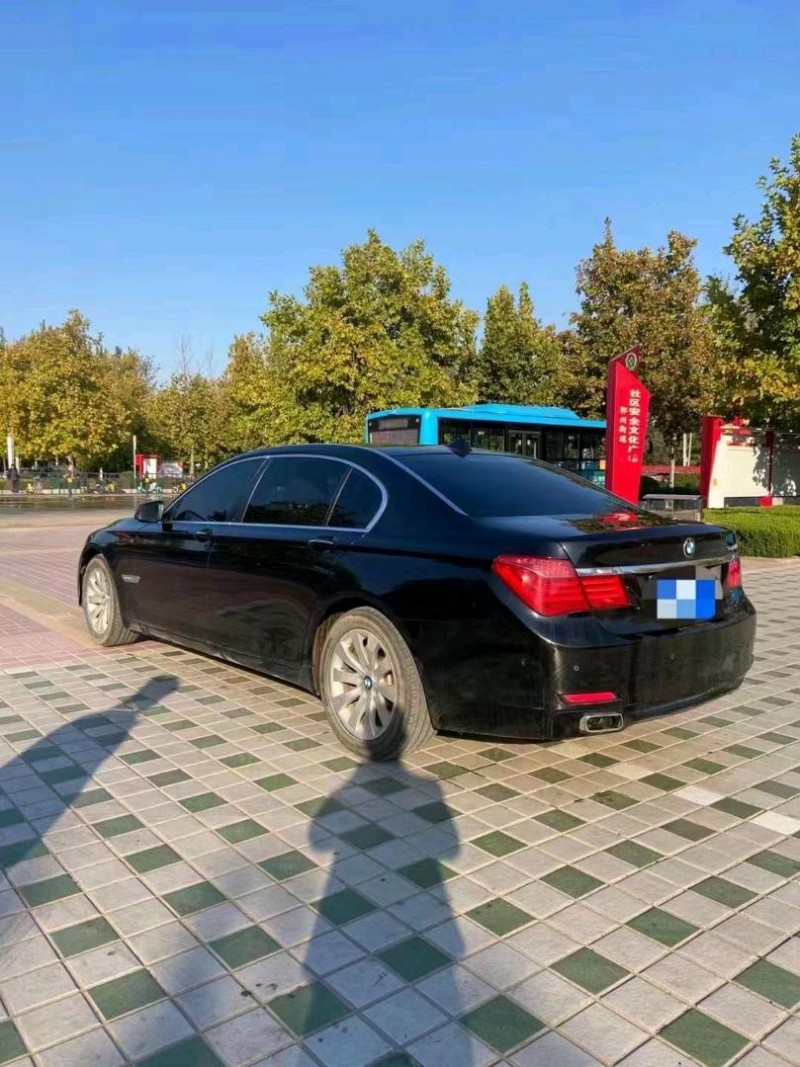 北京11年宝马7系3