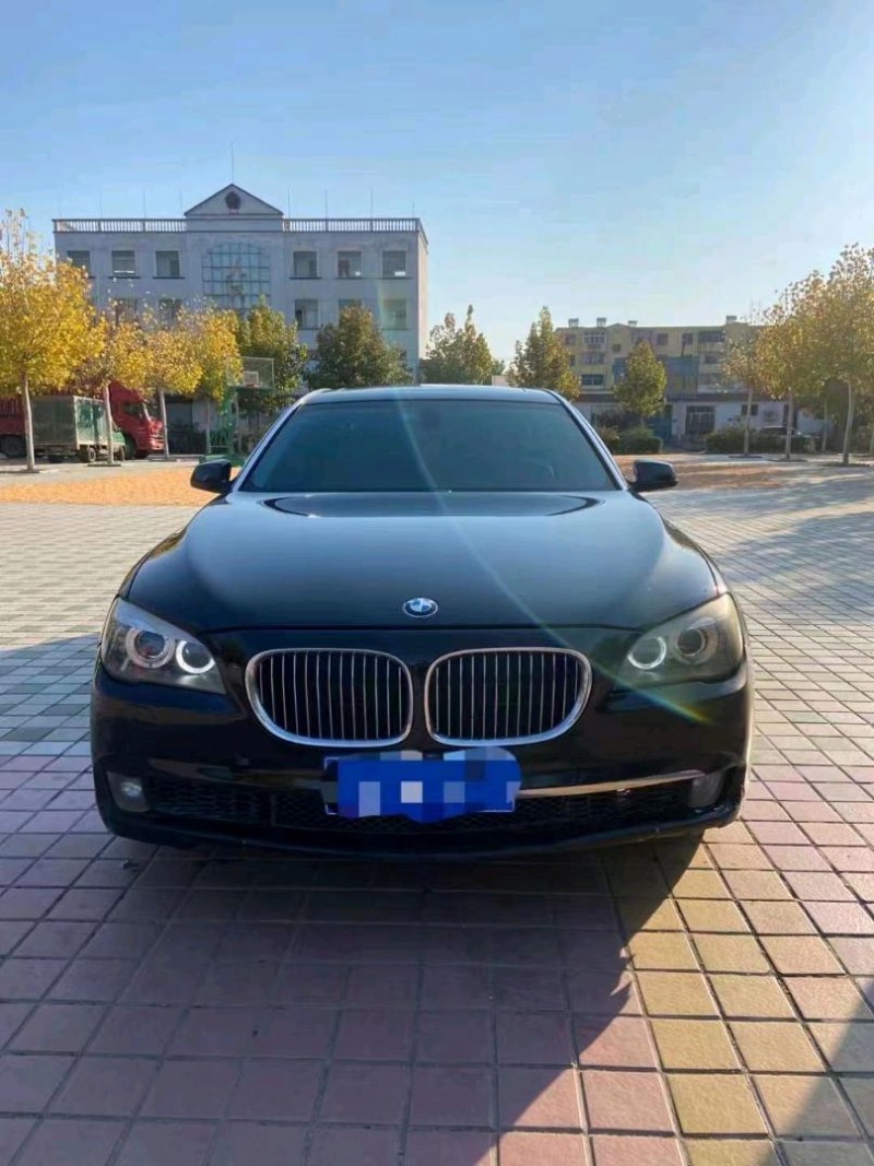 北京11年宝马7系8