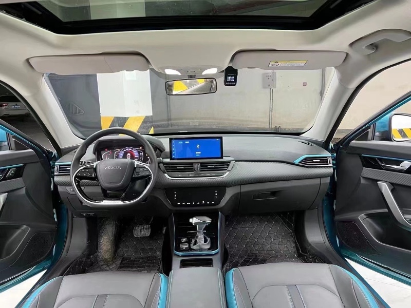 成都21年东风奕炫6