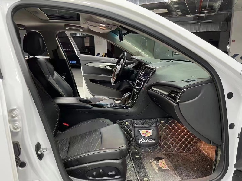 成都19年凯迪拉克ATS7