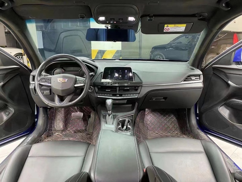 成都20年凯迪拉克CT49