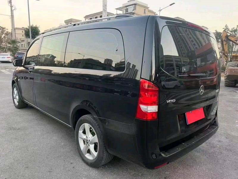 重庆20年奔驰威霆5