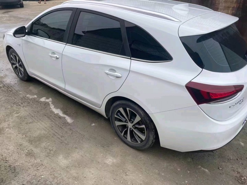 青岛19年别克威朗8