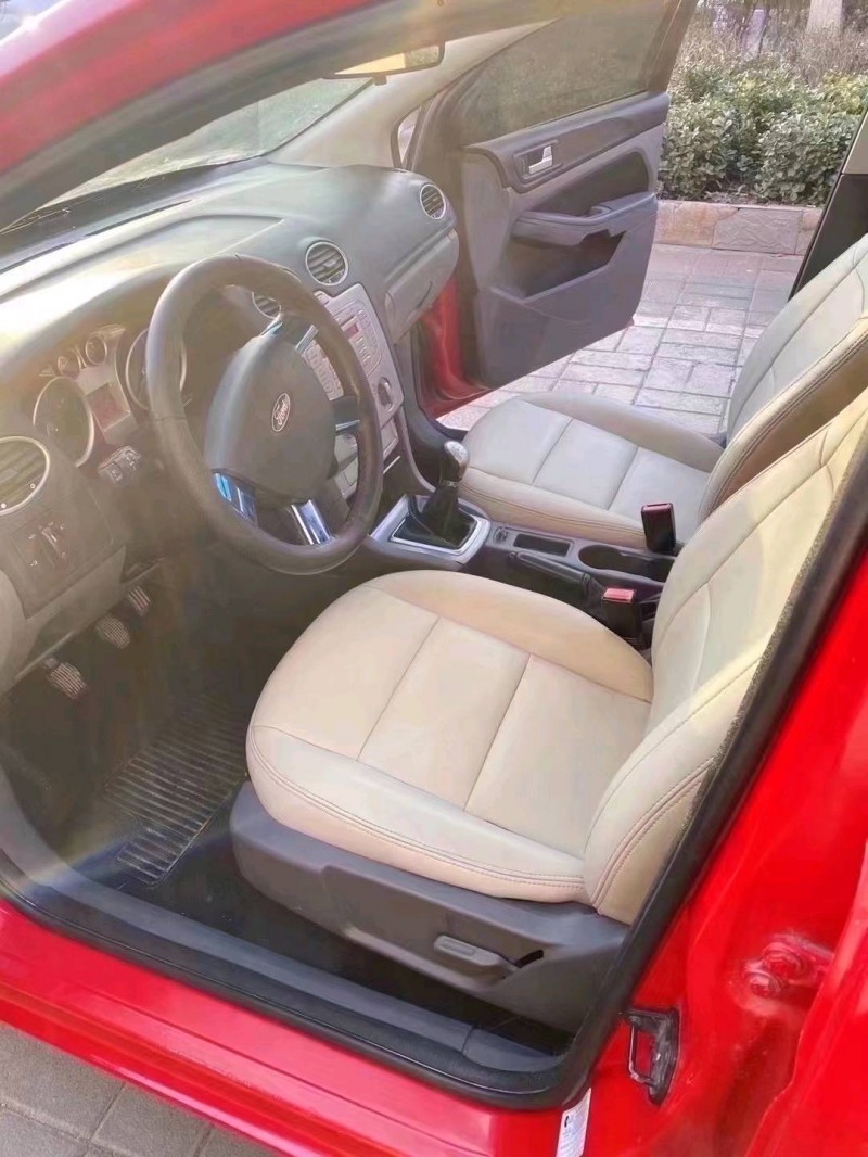 邯郸12年福特福克斯8