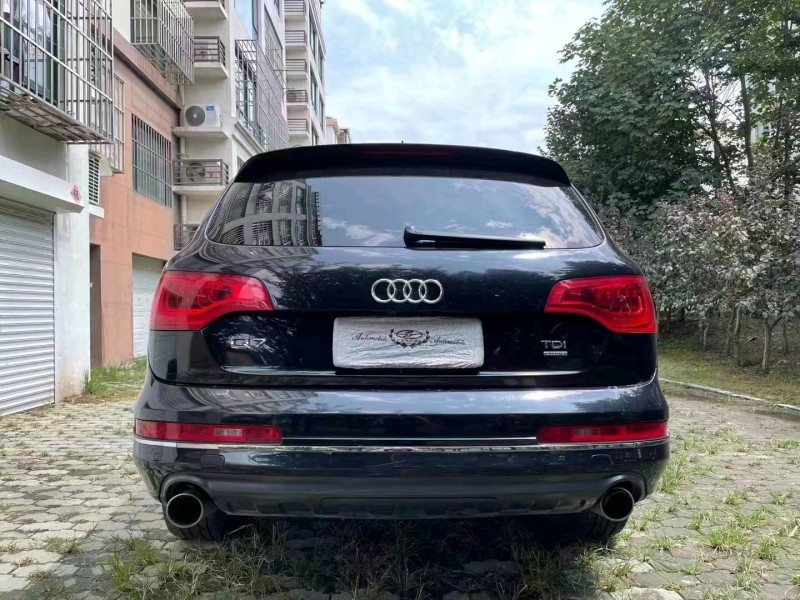 青岛12年奥迪Q78