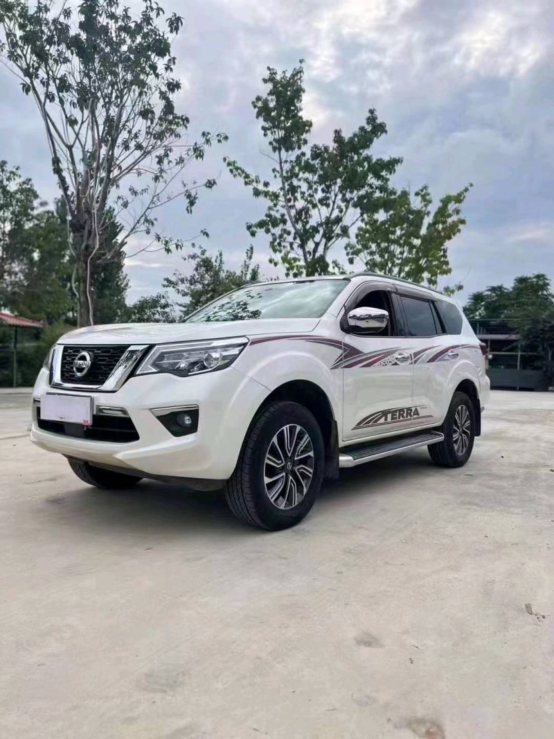 成都18年日产途达8