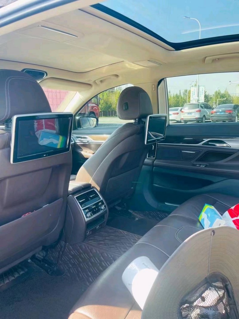 济南17年宝马7系5