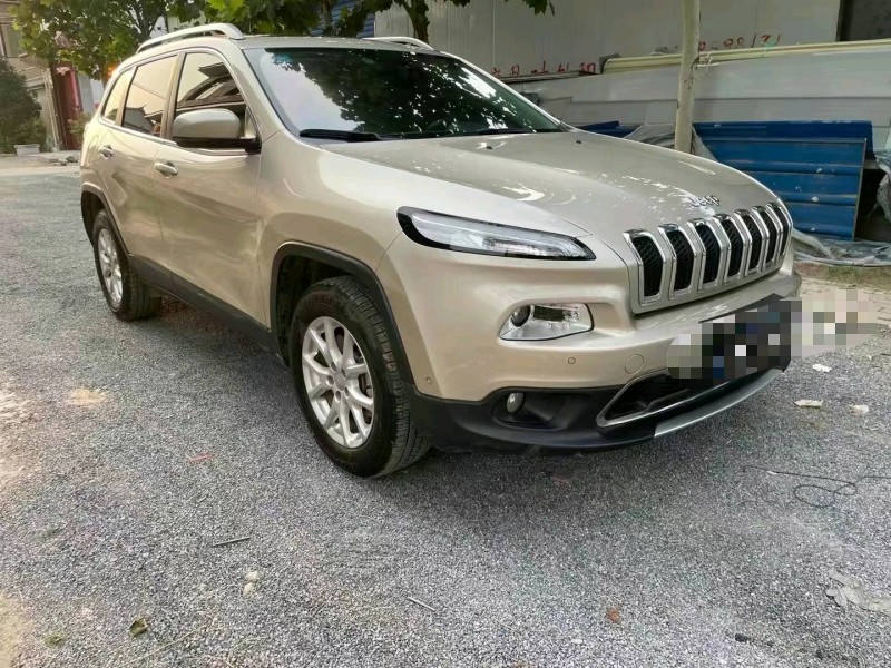 郑州16年Jeep自由光3