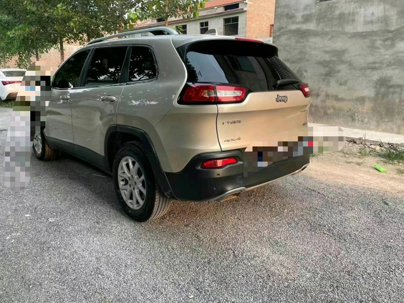 郑州16年Jeep自由光8