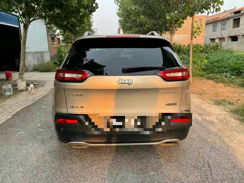 郑州16年Jeep自由光9