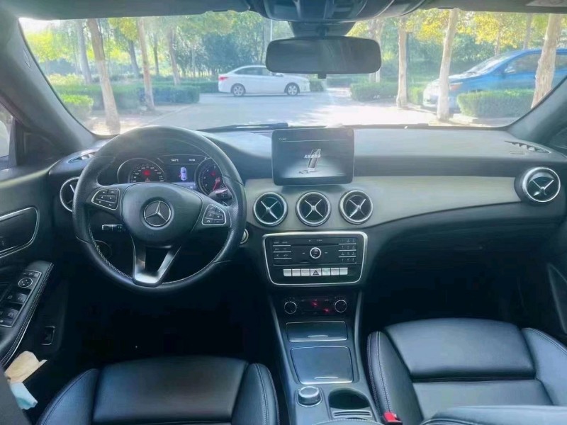 枣庄17年奔驰CLA3