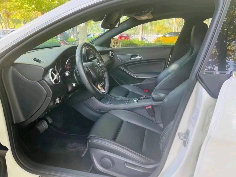 枣庄17年奔驰CLA1