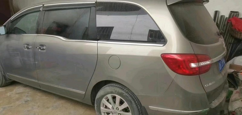 济南17年别克GL84