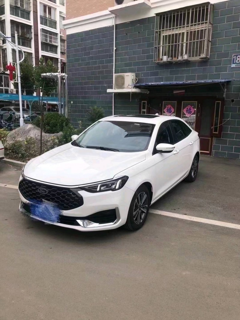 北京22年福特福睿斯2