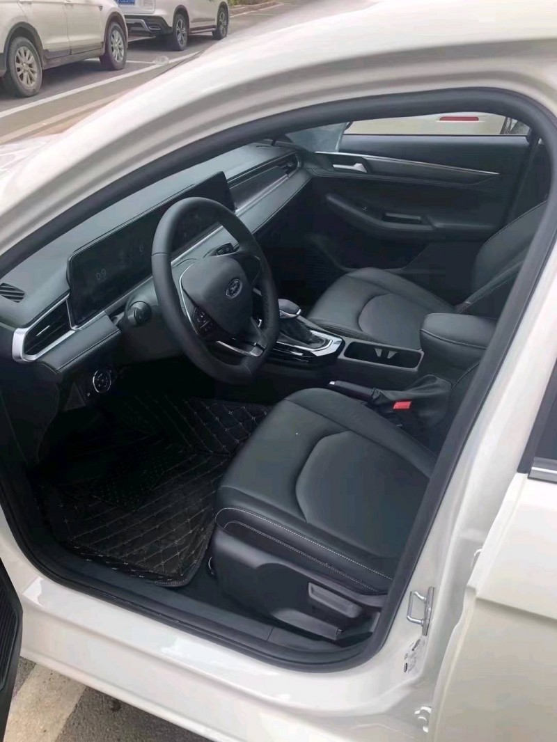 北京22年福特福睿斯3