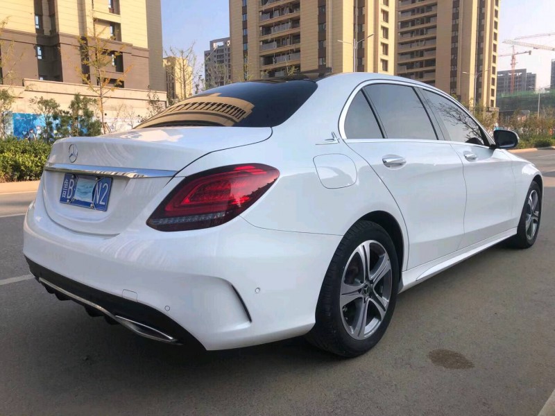 青岛18年奔驰C4