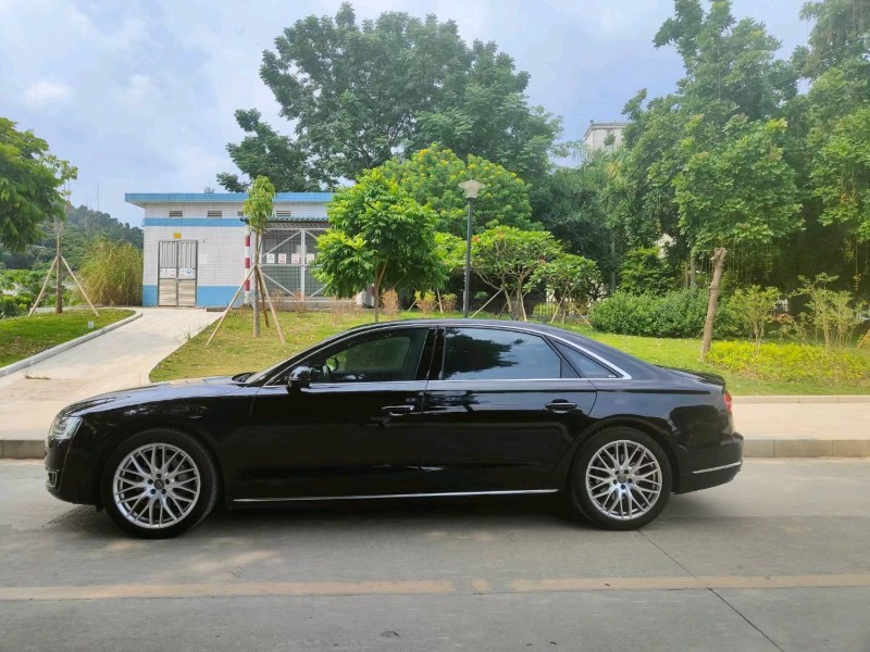 东莞16年奥迪A8L7