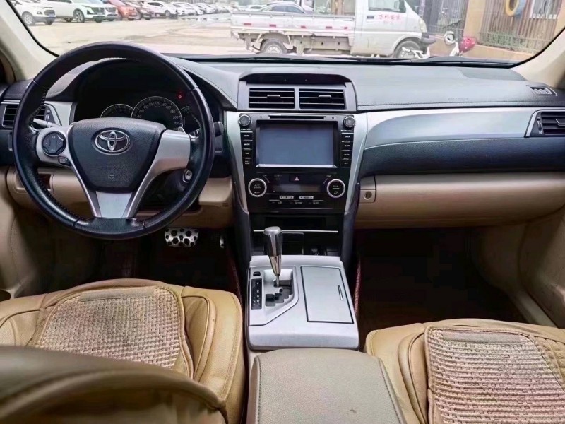 北京13年丰田凯美瑞7