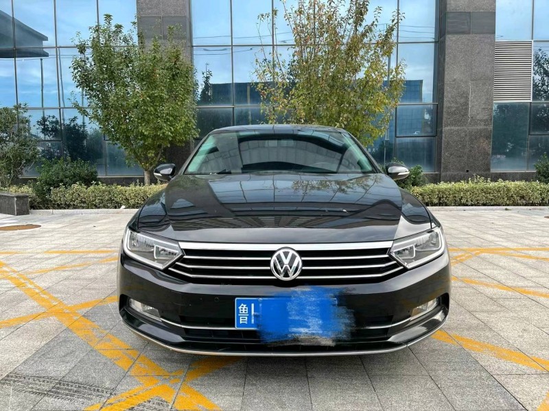 济宁19年大众迈腾1