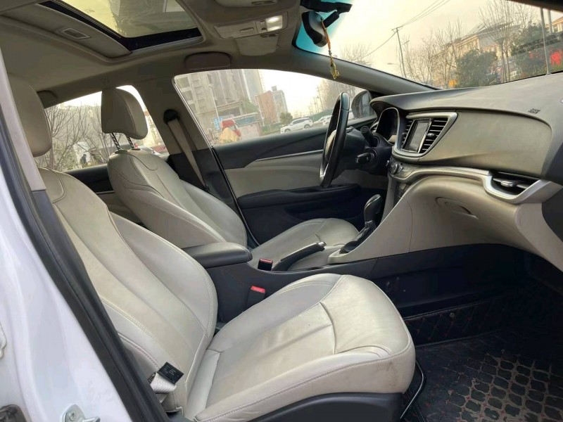 济宁19年别克英朗6