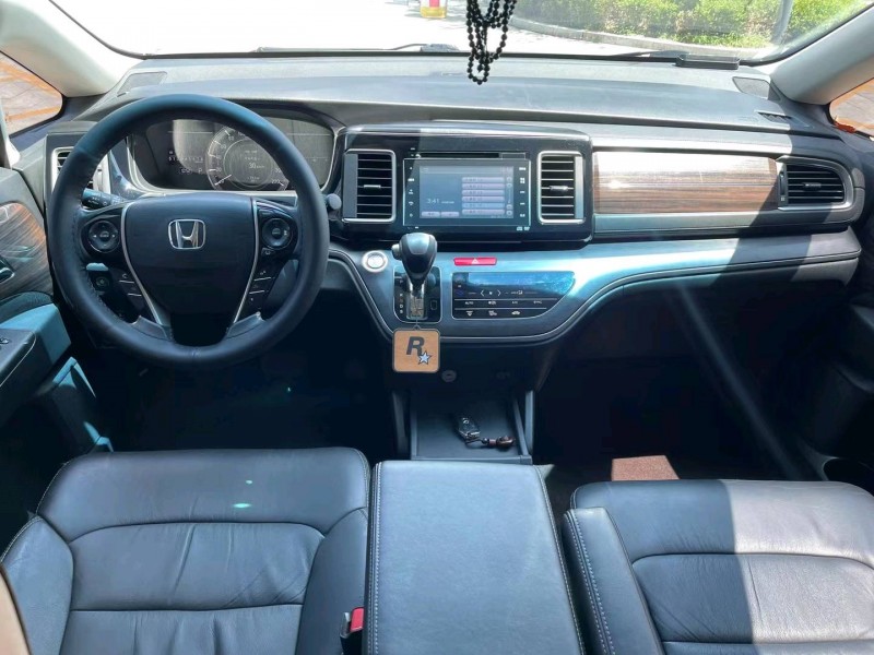 济宁16年本田艾力绅4