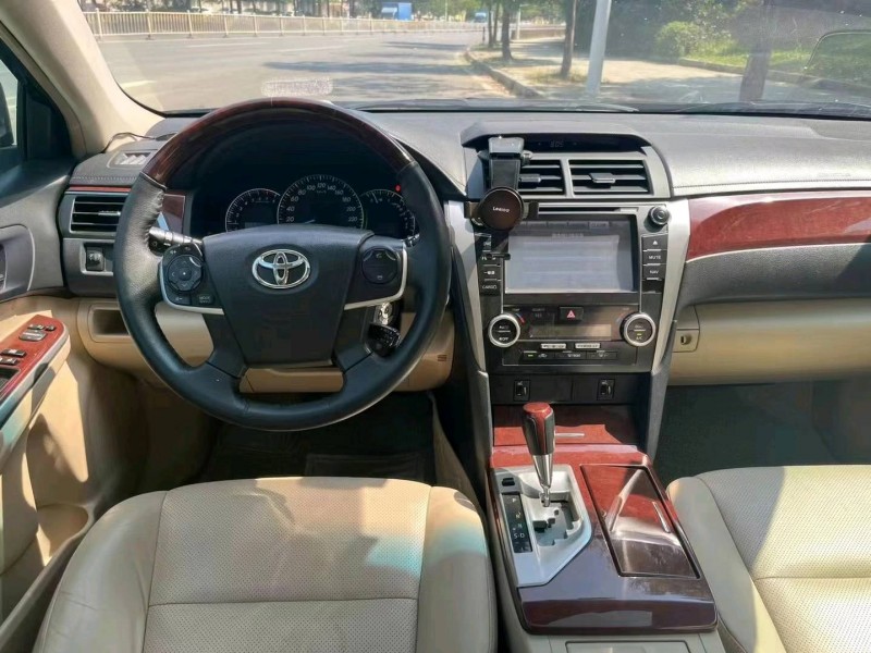 东莞14年丰田凯美瑞8