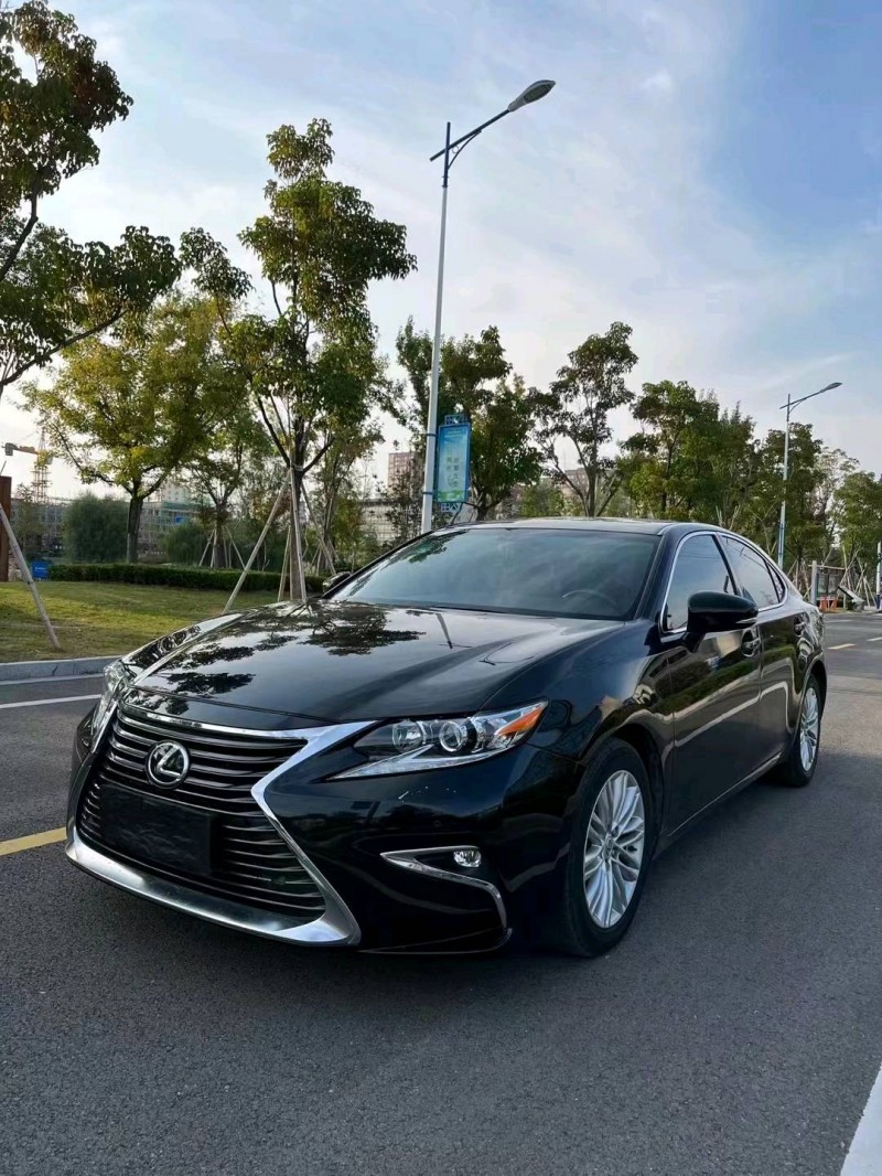 徐州16年雷克萨斯ES2