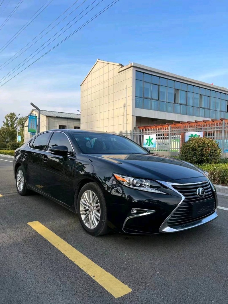 徐州16年雷克萨斯ES3